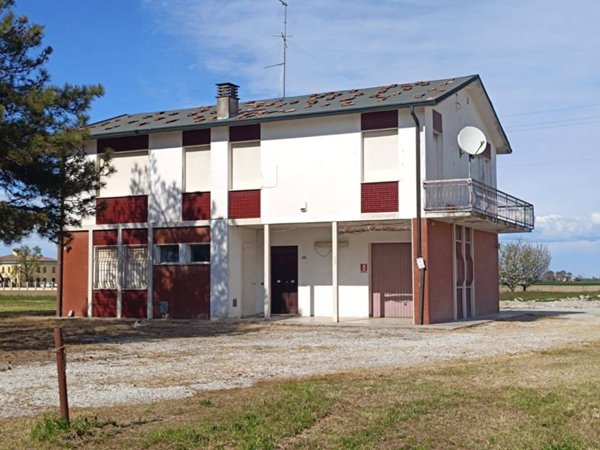 casa indipendente in vendita a Terre del Reno in zona Mirabello