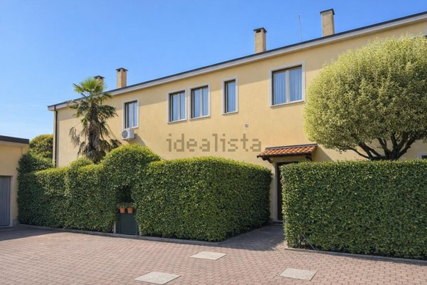 appartamento in vendita a Terre del Reno in zona Mirabello