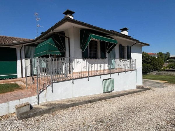 casa indipendente in vendita a Terre del Reno