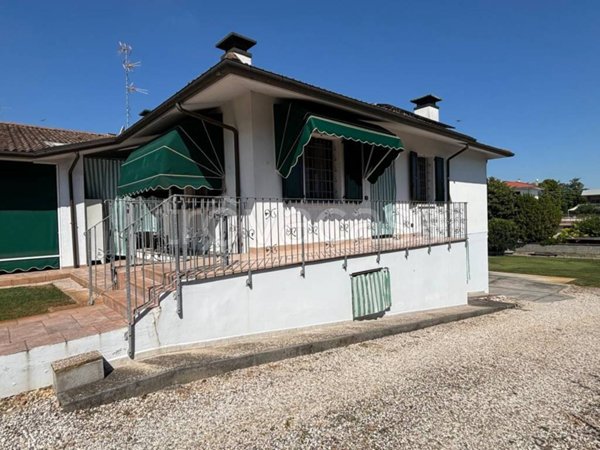 casa indipendente in vendita a Terre del Reno