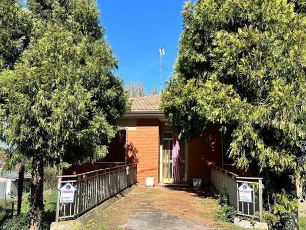 casa indipendente in vendita a Terre del Reno in zona Mirabello