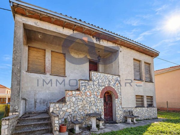 casa indipendente in vendita a Terre del Reno