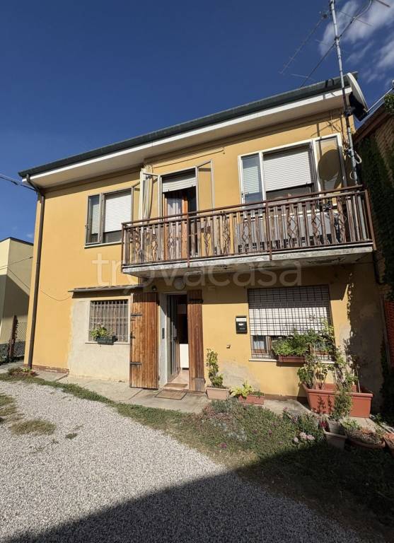 casa indipendente in vendita a Terre del Reno in zona Mirabello
