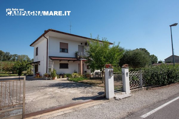 casa indipendente in vendita a Riva del Po in zona Berra
