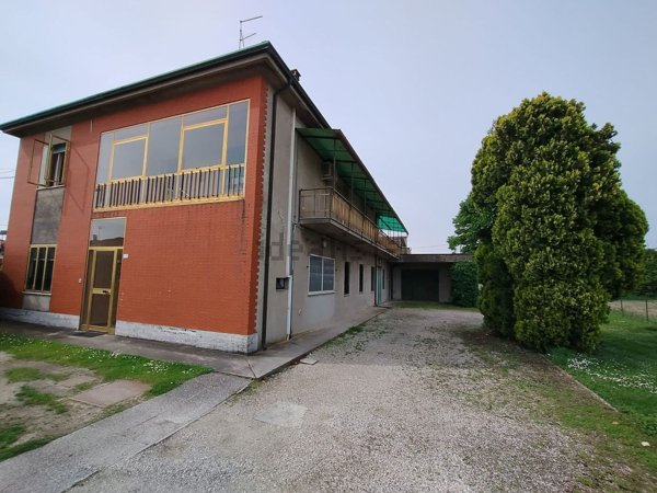 casa indipendente in vendita a Riva del Po in zona Ro