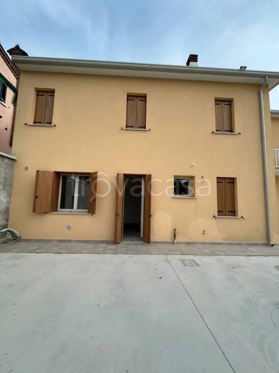 casa indipendente in vendita a Riva del Po in zona Ro