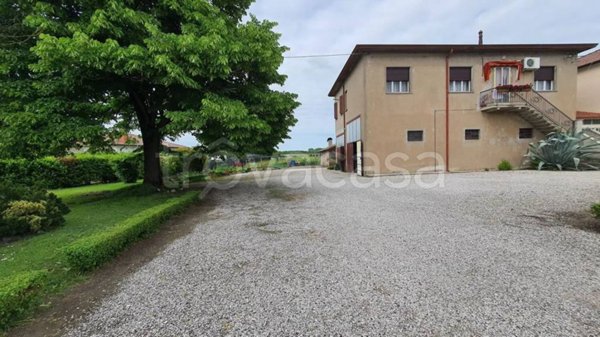 casa indipendente in vendita a Riva del Po