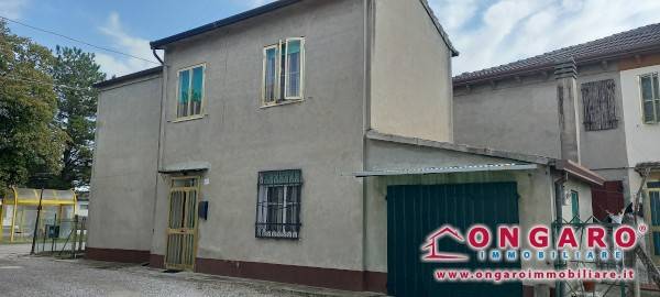 casa indipendente in vendita a Riva del Po