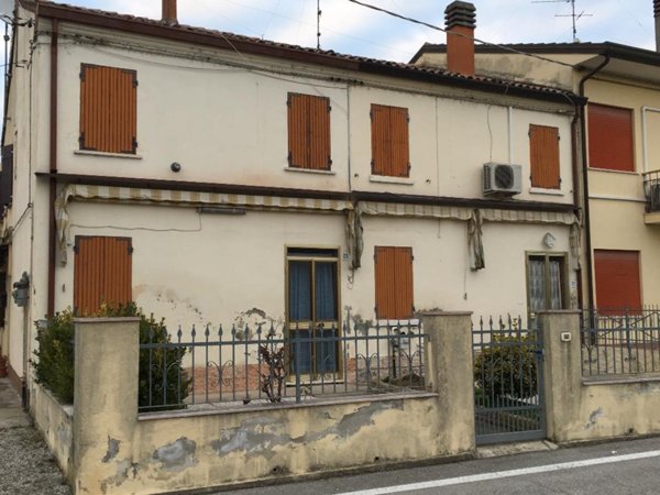 casa indipendente in vendita a Riva del Po in zona Cologna