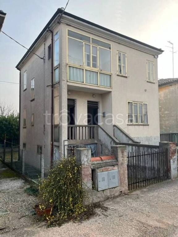 casa indipendente in vendita a Riva del Po