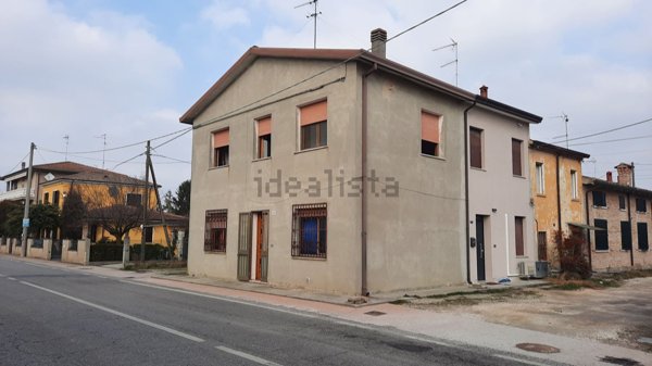 casa indipendente in vendita a Riva del Po