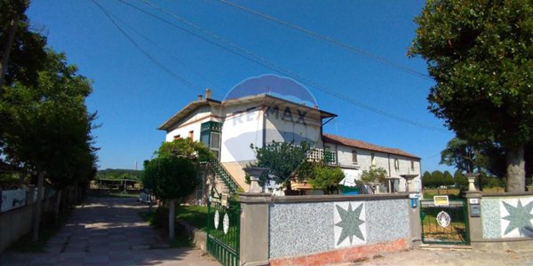 casa indipendente in vendita a Riva del Po
