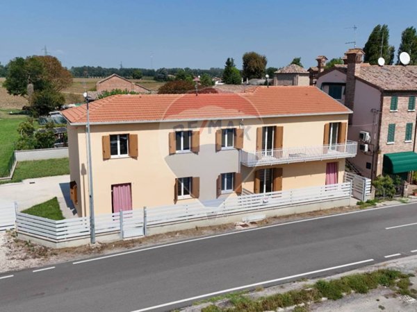 casa indipendente in vendita a Riva del Po in zona Ro