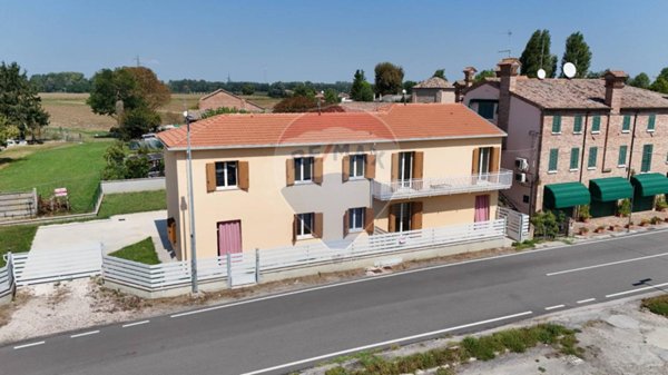 casa indipendente in vendita a Riva del Po in zona Ro