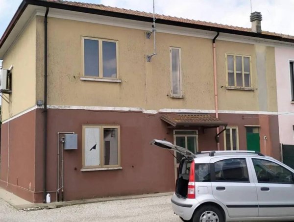 casa indipendente in vendita a Riva del Po
