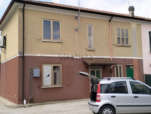 casa indipendente in vendita a Riva del Po