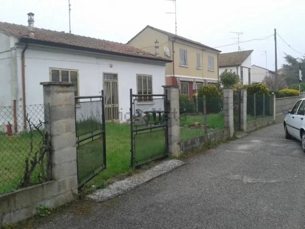casa indipendente in vendita a Riva del Po