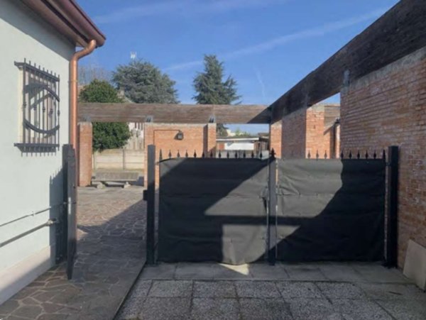 ufficio in vendita a Riva del Po in zona Ro