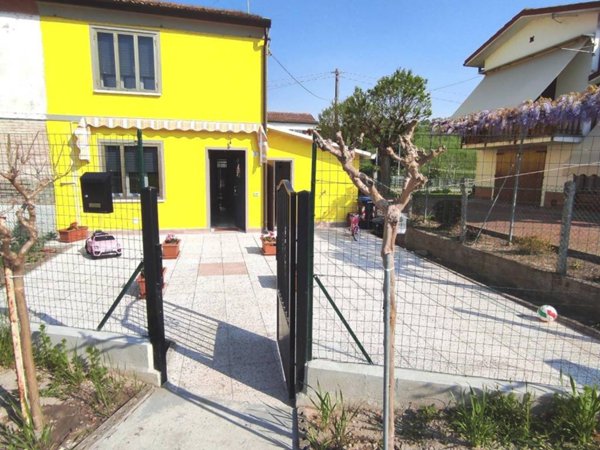 casa indipendente in vendita a Riva del Po