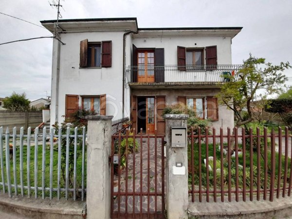 casa indipendente in vendita a Riva del Po