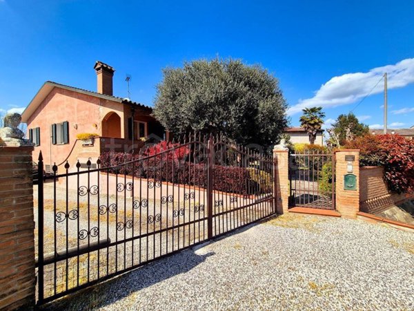 casa indipendente in vendita a Riva del Po