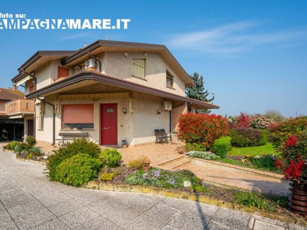casa indipendente in vendita a Riva del Po in zona Berra