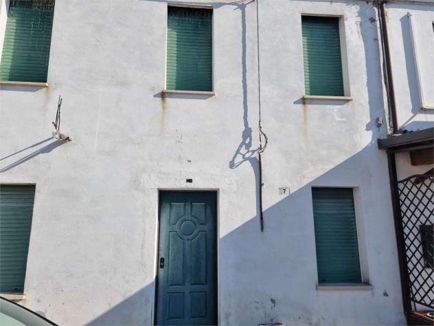 casa indipendente in vendita a Riva del Po in zona Ro