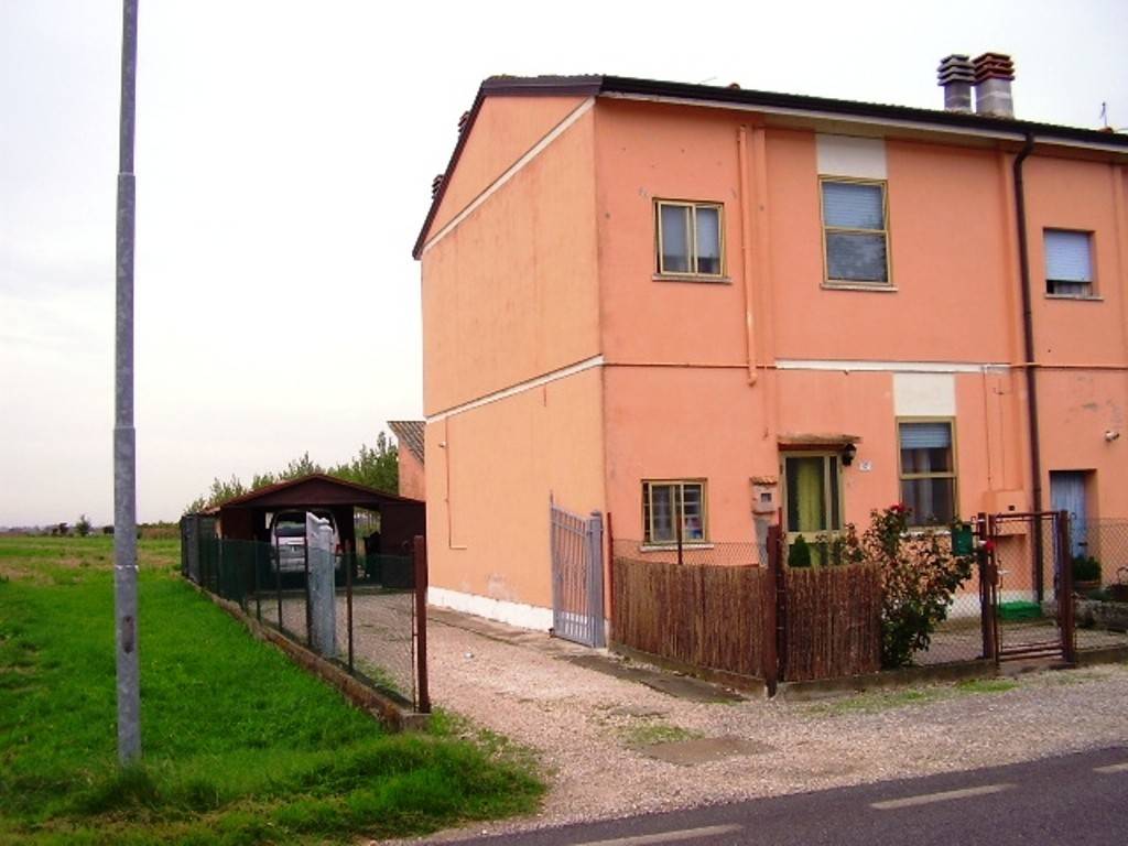 casa indipendente in vendita a Riva del Po