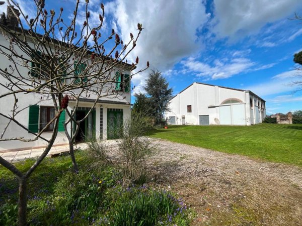casa indipendente in vendita a Riva del Po in zona Ro
