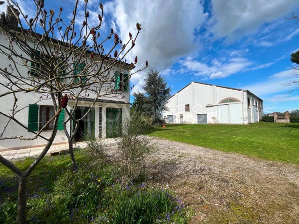 casa indipendente in vendita a Riva del Po in zona Ro