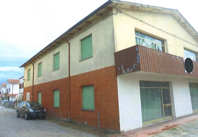 negozio in vendita a Riva del Po