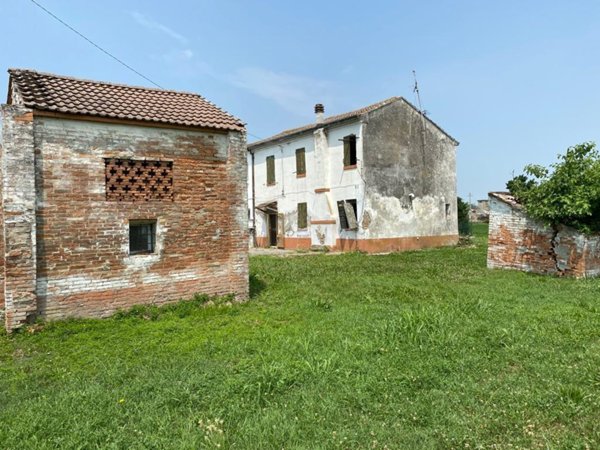 casa indipendente in vendita a Riva del Po in zona Serravalle