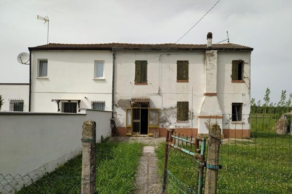 casa indipendente in vendita a Riva del Po in zona Serravalle