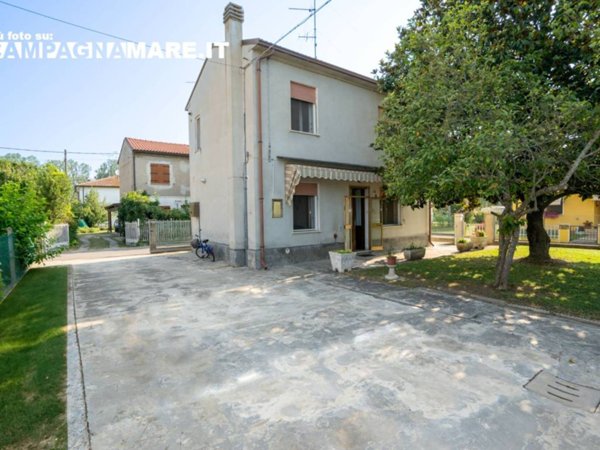 casa indipendente in vendita a Riva del Po in zona Berra