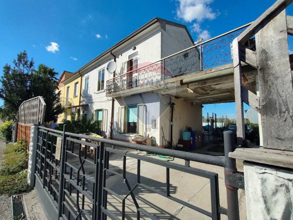 casa indipendente in vendita a Riva del Po