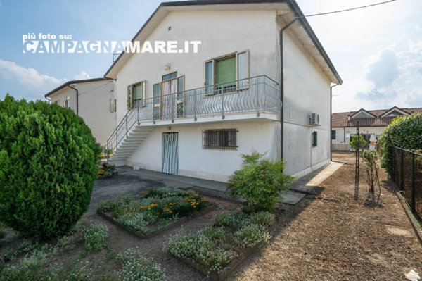 casa indipendente in vendita a Riva del Po
