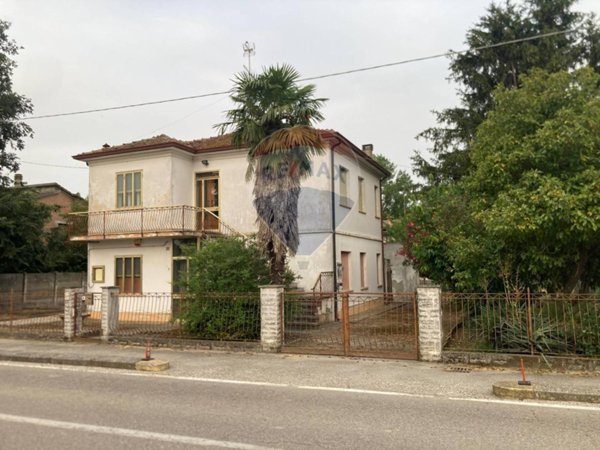 casa indipendente in vendita a Riva del Po in zona Berra