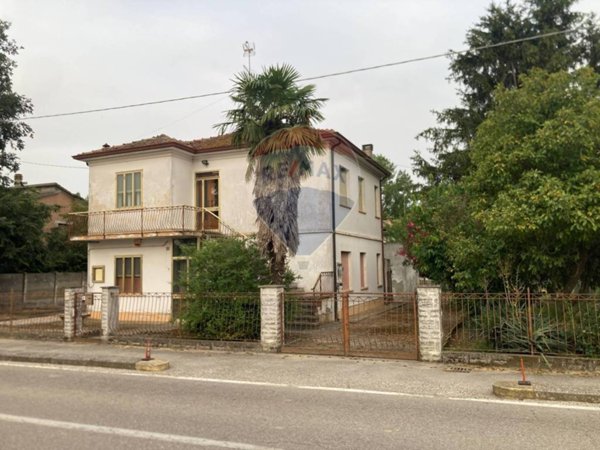 casa indipendente in vendita a Riva del Po in zona Berra