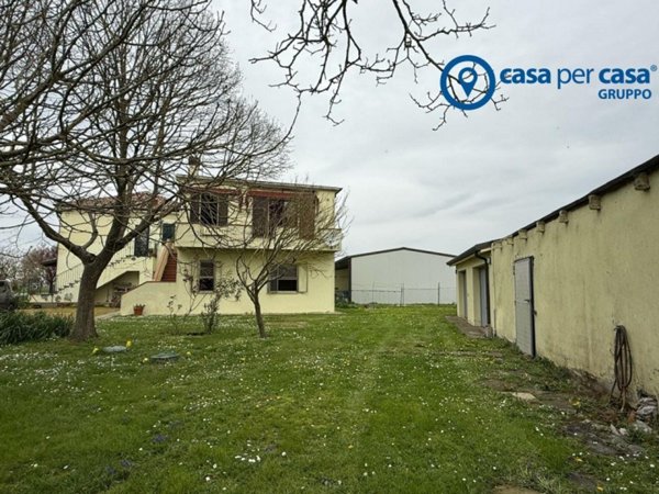 casa indipendente in vendita a Riva del Po