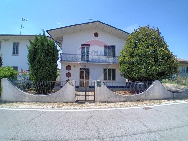 casa indipendente in vendita a Riva del Po in zona Berra