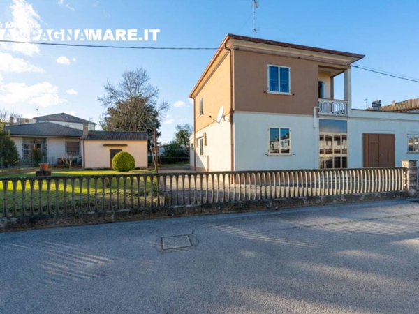 casa indipendente in vendita a Riva del Po in zona Berra