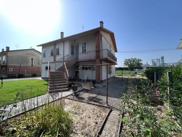 casa indipendente in vendita a Riva del Po in zona Cologna