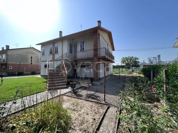 casa indipendente in vendita a Riva del Po in zona Cologna