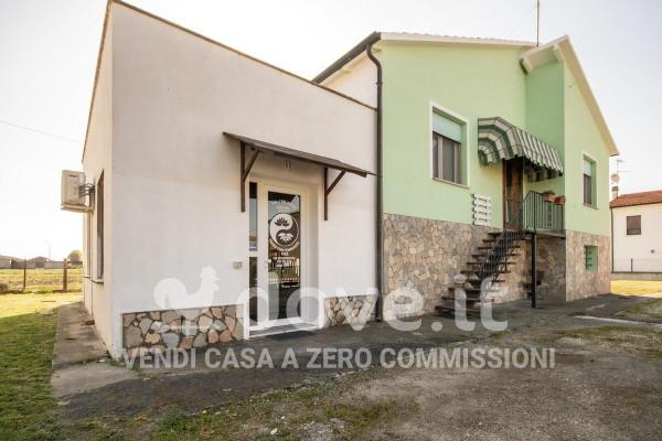 casa indipendente in vendita a Riva del Po