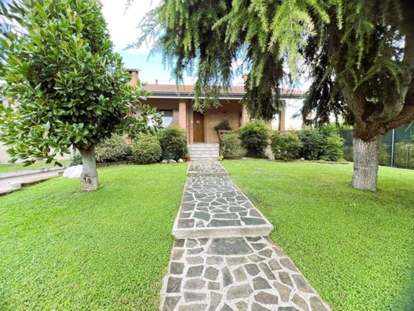 casa indipendente in vendita a Riva del Po in zona Berra
