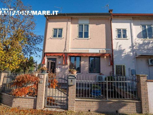 casa indipendente in vendita a Riva del Po