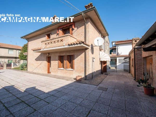 casa indipendente in vendita a Riva del Po in zona Berra