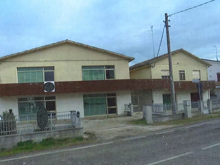 locale di sgombero in vendita a Riva del Po in zona Ro