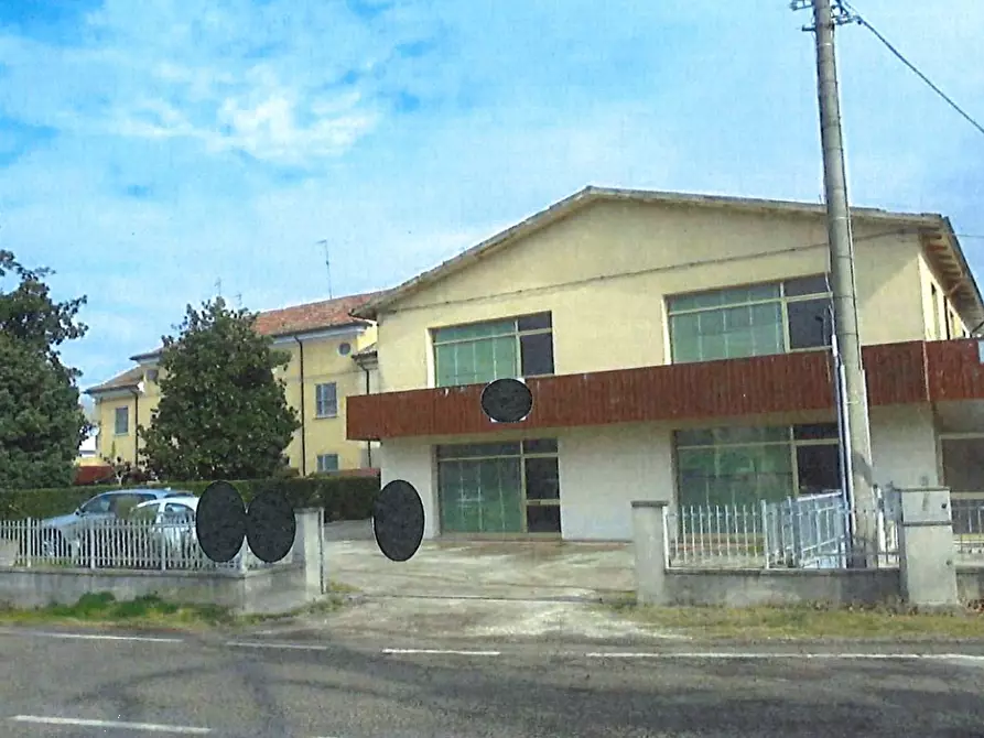 locale di sgombero in vendita a Riva del Po in zona Ro