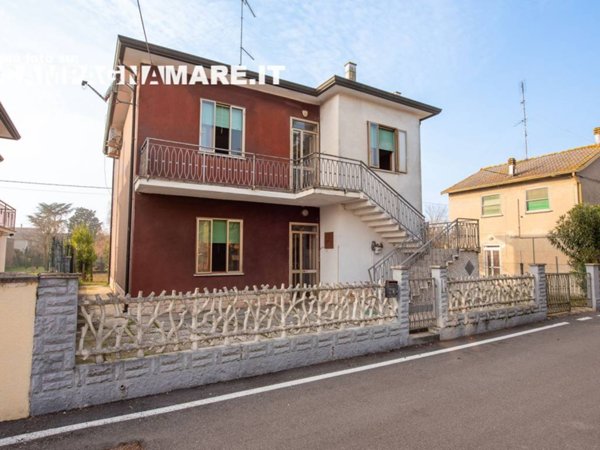casa indipendente in vendita a Riva del Po in zona Berra